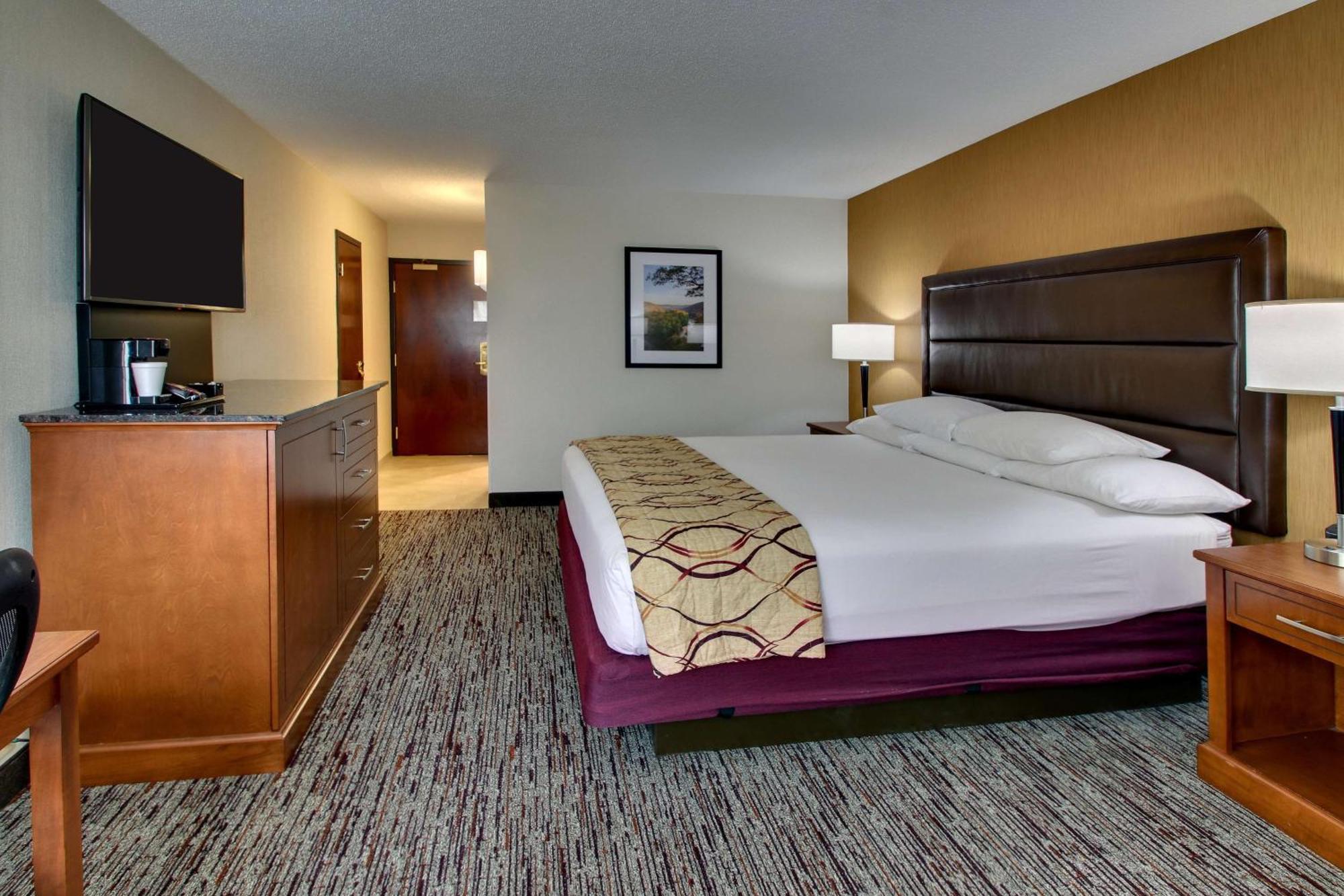 Drury Inn & Suites Bowling Green Exterior photo